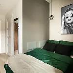 Milestone Center Premium Living By Tribera Aparthotel