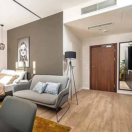 Milestone Center Premium Living By Tribera 公寓式酒店